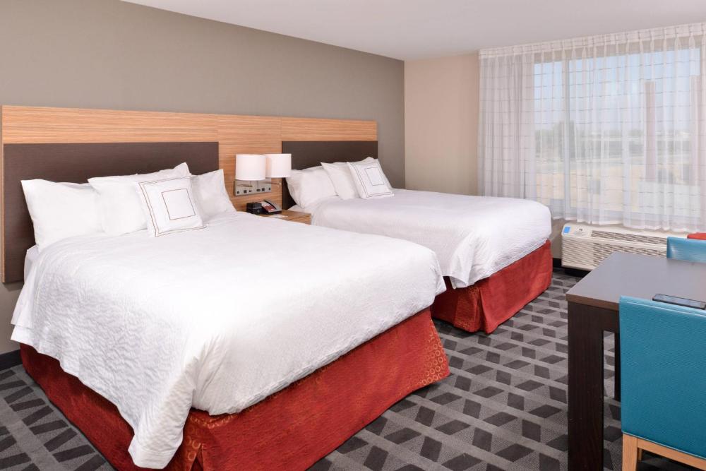 Queen Studio with Two Queen Beds interior